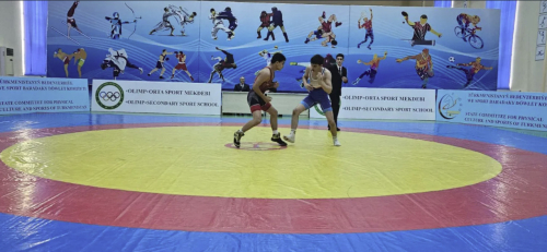 Ýetginjekleriň arasynda sportuň grek-rim göreşi boýunça "Olimp" orta sport mekdebiniň açyk birinjiligi geçirildi