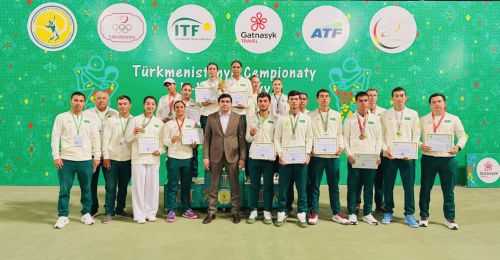 Aşgabatda geçirilen Türkmenistanyň tennis çempionatynda ýaş tennisçiler ajaýyp ýeňiş gazandylar